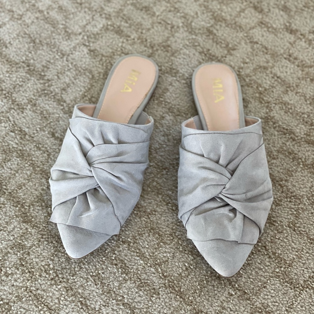 Mia Womens Gray Slide Pointy-toe Flats Shoes 7